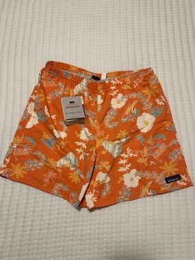 Patagonia Men’s Baggie 5” Orange Floral Hybrid Volley Shorts